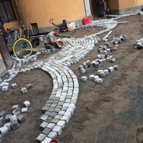 2. Stensättning smågatsten